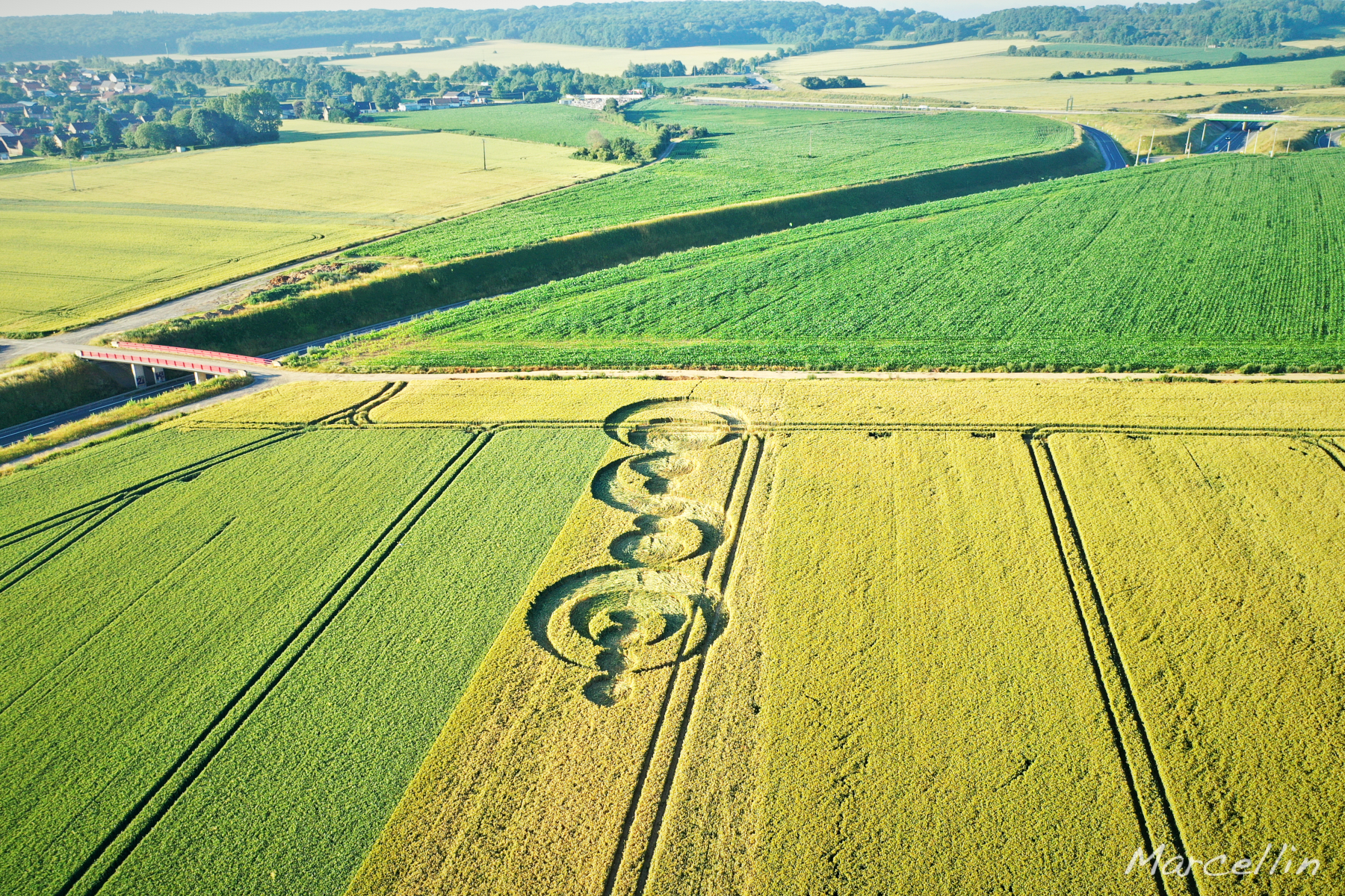 Les terrils jumeaux d'Haillicourt-Crop Circles